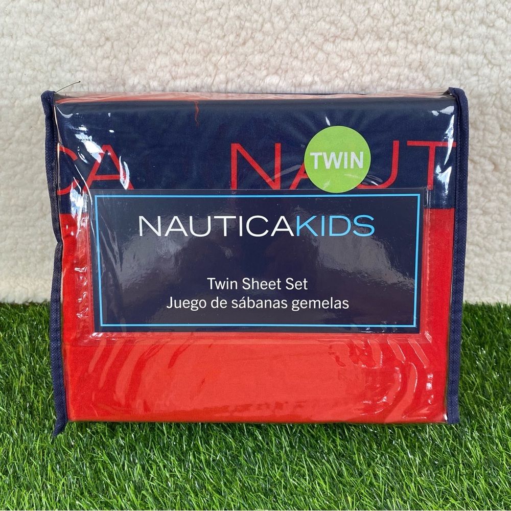 Nautica Kids 3 Piece Twin Sheet Set in Red and Navy New